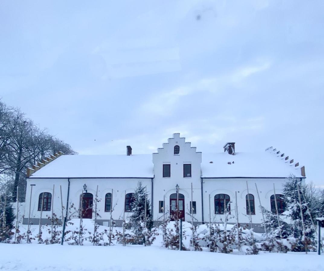 Vita Huset Pa Oesterlen Garsnas Exterior photo